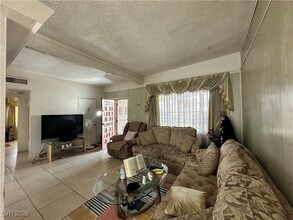 2300 Pardee Pl in Las Vegas, NV - Building Photo - Building Photo