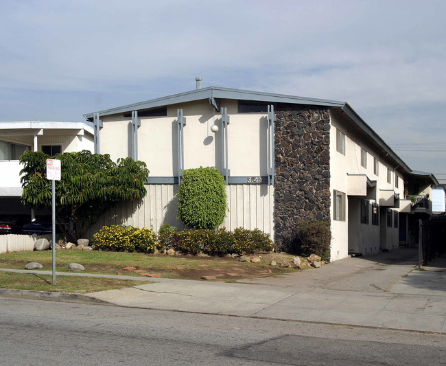 3740 Midvale Ave in Los Angeles, CA - Foto de edificio - Building Photo