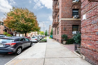 The Paul Revere Owners Corp. in Astoria, NY - Foto de edificio - Building Photo