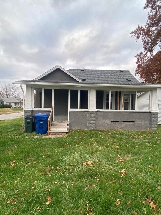 2715 Carey Ave Rentals in Davenport, IA