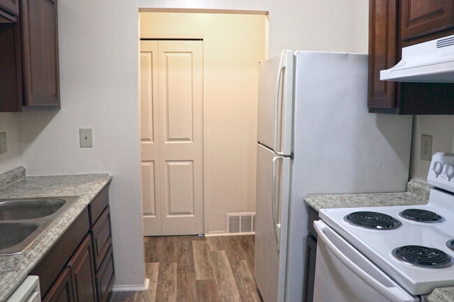 Pines Lapeer West Apartments in Lapeer, MI - Building Photo - Building Photo