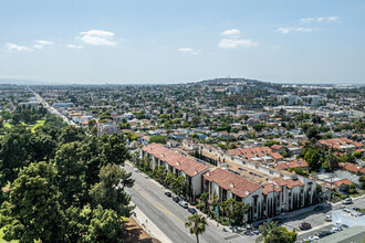 Parkview Plaza in Long Beach, CA - Building Photo - Building Photo