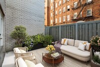 321 E 48th St, Unit 1C in New York, NY - Building Photo - Building Photo