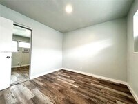 711 SW 5th St photo'
