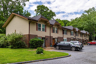 Canterbury Hall Condominiums Apartamentos