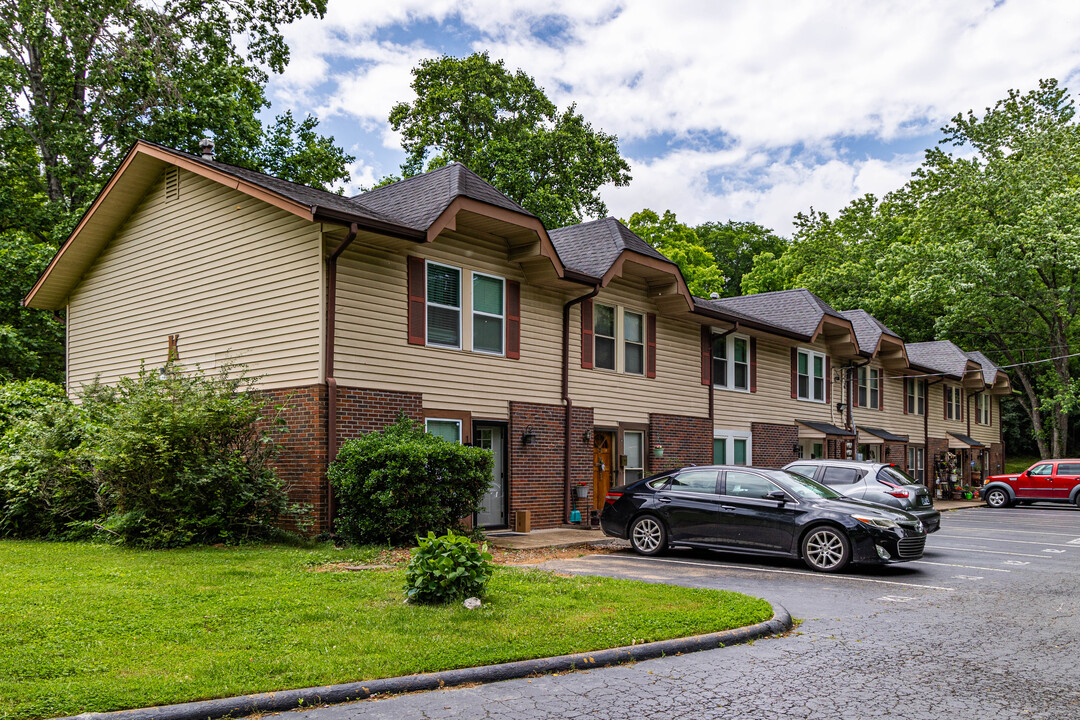 Canterbury Hall Condominiums in Nashville, TN - Building Photo