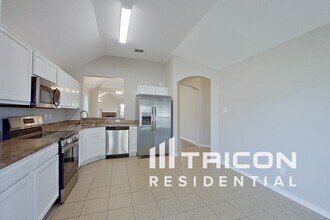2213 Wakecrest Dr in Fort Worth, TX - Building Photo - Building Photo