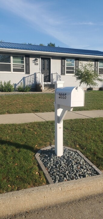 2035 Ridgeway Rd in Monroe, WI - Building Photo