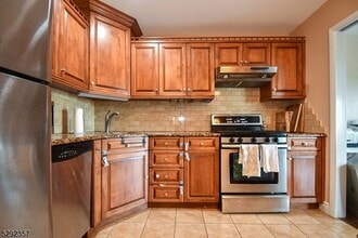 1146 Stephanie Dr in Caldwell, NJ - Building Photo - Building Photo