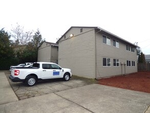 Springwood Terrace Apartments in Salem, OR - Building Photo - Building Photo