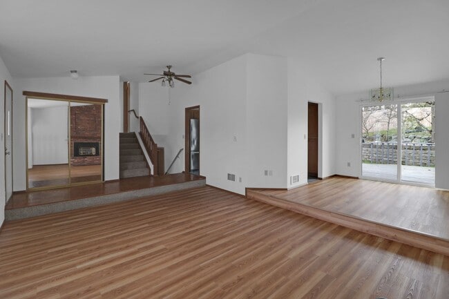 1647 NW 2nd Ave in Oak Harbor, WA - Building Photo - Building Photo