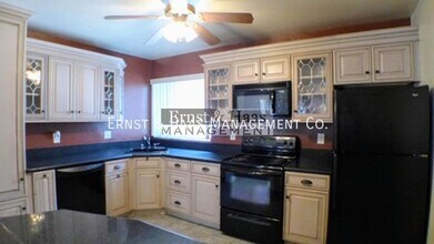 640 E Carson St in Long Beach, CA - Building Photo - Building Photo