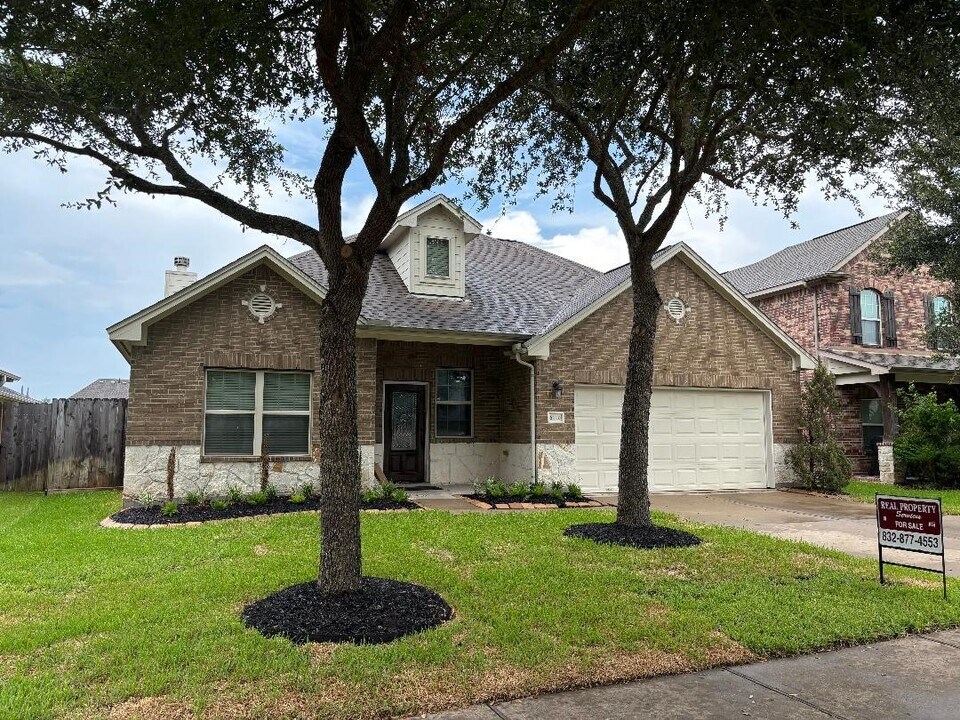 6110 Watford Bend in Rosenberg, TX - Building Photo