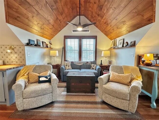 property at 316 Succotash Rd