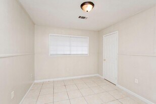 13601 Goodwood Blvd in Baton Rouge, LA - Building Photo