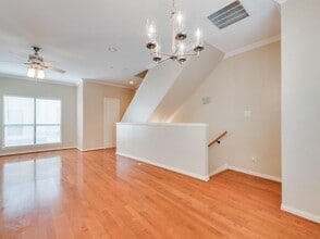 2407 Stutz Dr, Unit B2 in Dallas, TX - Building Photo - Building Photo