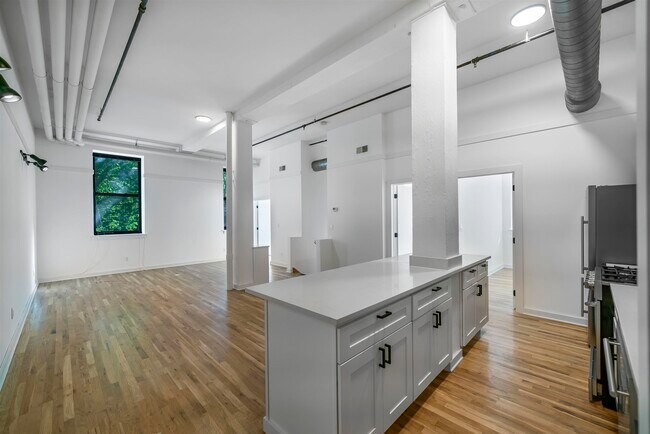 1015 Clinton St in Hoboken, NJ - Building Photo - Building Photo