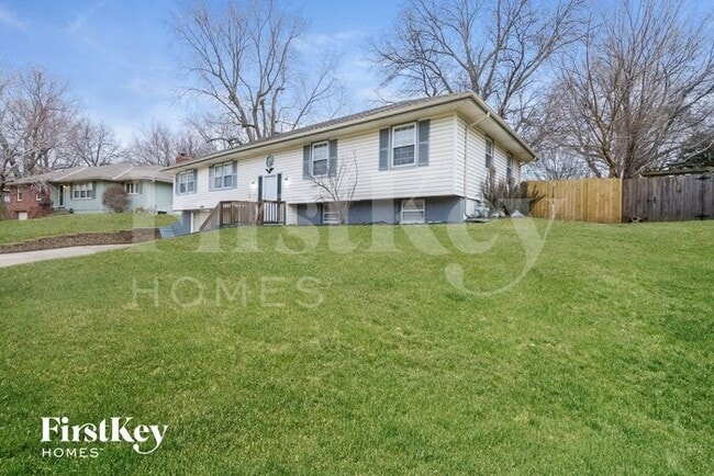 107 Hillcrest Rd in Belton, MO - Building Photo - Building Photo