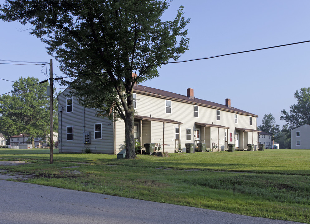 9547 Cloverleaf Rd in Windham, OH - Building Photo