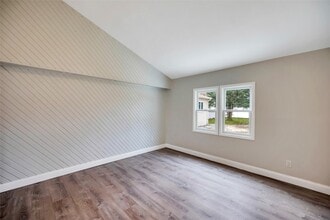 145 Sequoia Dr in Coram, NY - Building Photo - Building Photo