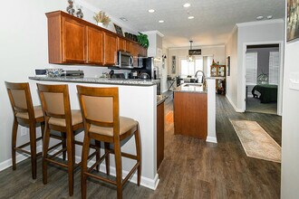6595 Reserve Dr in Indianapolis, IN - Foto de edificio - Building Photo