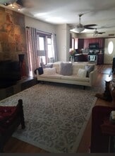 5426 N Lovejoy Ave, Unit 1st floor unit in Chicago, IL - Building Photo - Building Photo