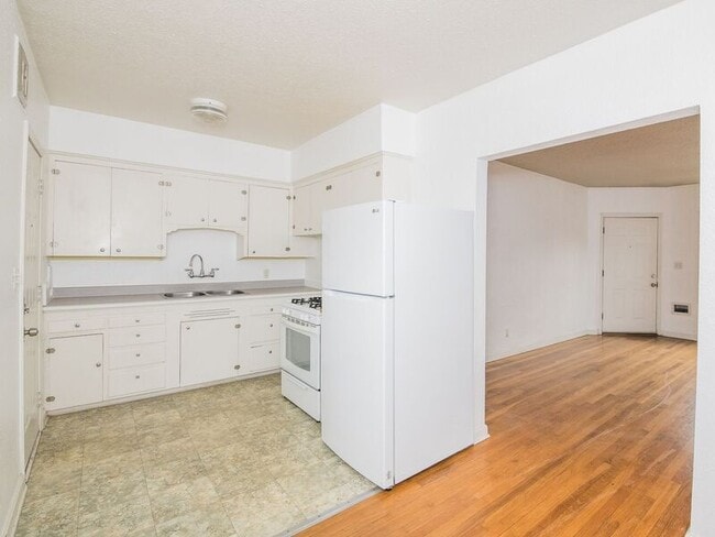 property at 927 NE Alberta St