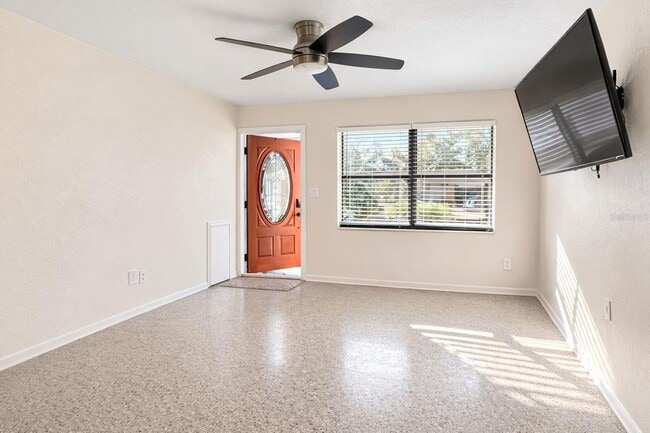 3975 Porpoise Dr SE in St. Petersburg, FL - Building Photo - Building Photo