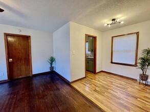 1626 Kenmar St in Wichita, KS - Building Photo - Building Photo