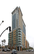 Ten Fifty B in San Diego, CA - Foto de edificio - Building Photo