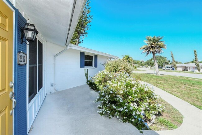 2512 Post Rd in Sarasota, FL - Building Photo - Building Photo