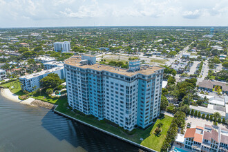 The Barrton Condominiums in Delray Beach, FL - Building Photo - Building Photo