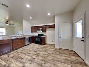 2816 Sun Berry Way in Yukon, OK - Building Photo - Building Photo