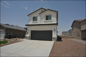 945 Penrith St in El Paso, TX - Building Photo - Building Photo