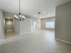 686 Maplewood Ct in Weston, FL - Building Photo - Building Photo