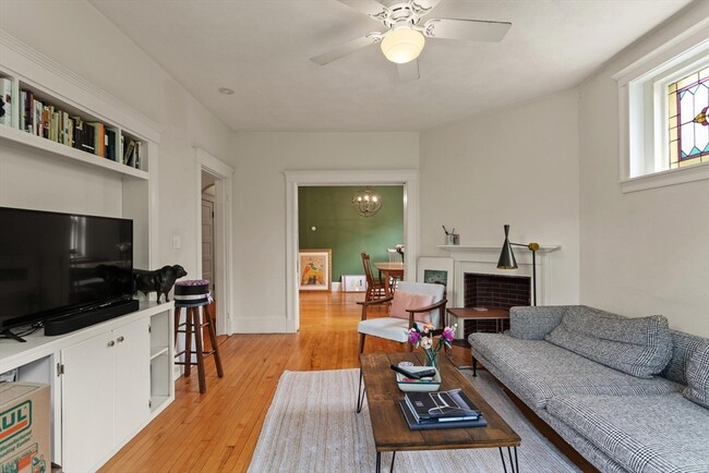 318 Harvard St, Unit #1 in Cambridge, MA - Building Photo - Building Photo