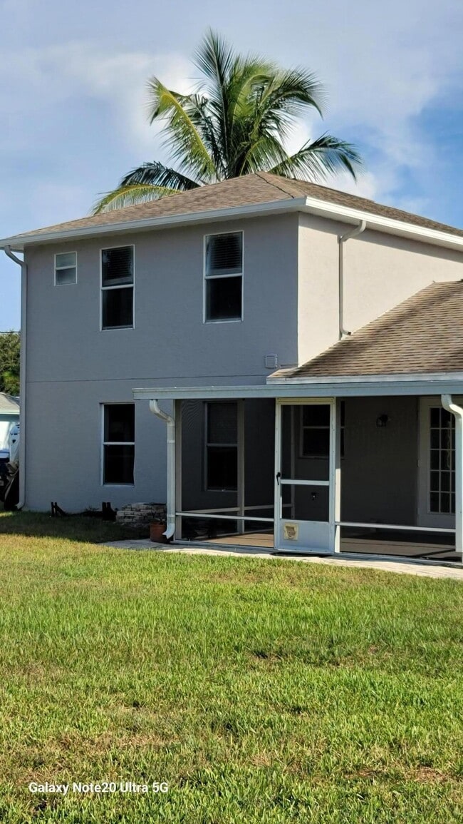 2581 SE Jason Ave in Port St. Lucie, FL - Building Photo - Building Photo