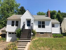 1030 NE Duncan Ln in Pullman, WA - Building Photo