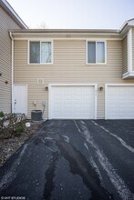 411 Stevenson Pl in Vernon Hills, IL - Building Photo - Building Photo