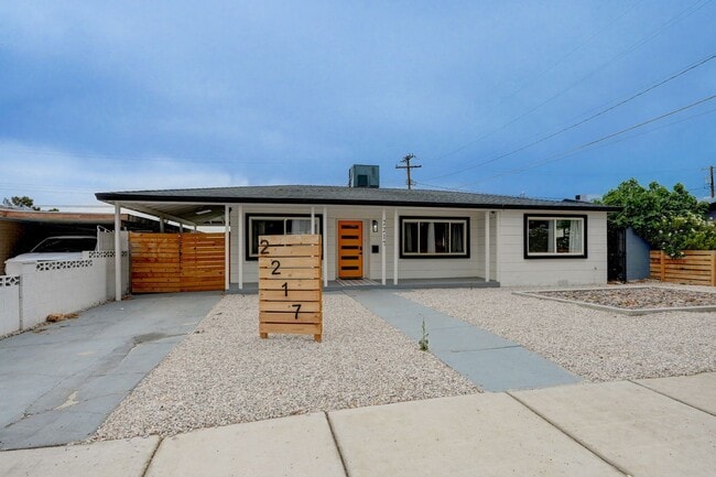 property at 2217 Santa Paula Dr