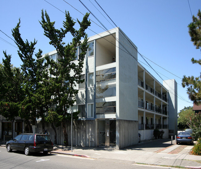 2828 College Ave in Berkeley, CA - Foto de edificio - Building Photo