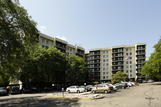 Viewpointe Apartments in Grand Rapids, MI - Building Photo - Building Photo