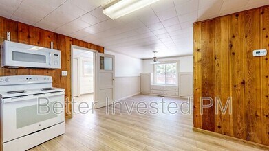 1338 Helen Ave in Ukiah, CA - Building Photo - Building Photo