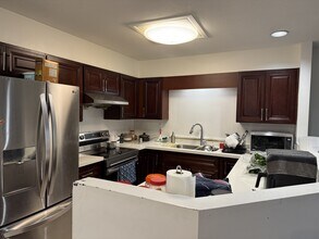 15261-15295 95 Ave in Surrey, BC - Building Photo - Building Photo