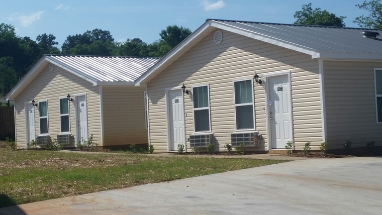 12 Unit Apartment Complex in Charleston, TN - Building Photo