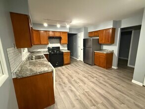 18329 West St, Unit Unit 2R in Lansing, IL - Building Photo - Building Photo