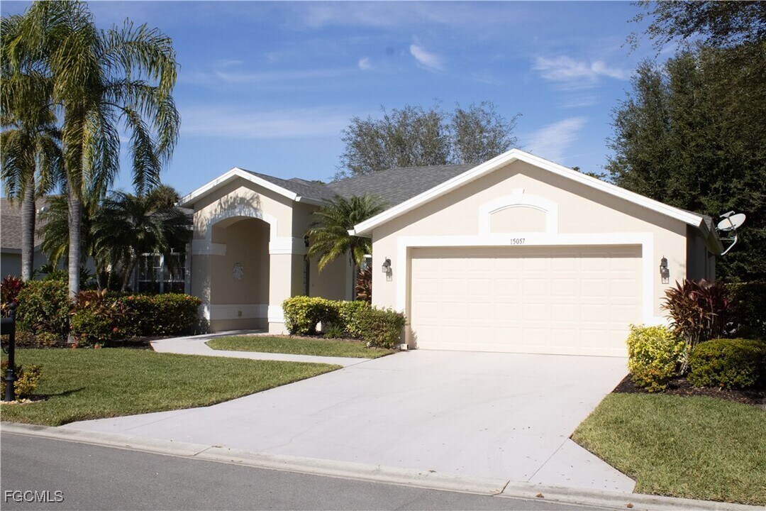 15057 Balmoral Loop in Ft. Myers, FL - Building Photo