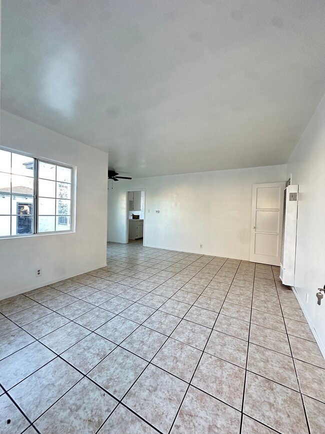 1306 N Fries Ave in Wilmington, CA - Building Photo - Building Photo