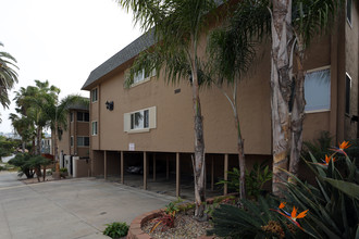 5075 Narragansett Ave in San Diego, CA - Building Photo - Building Photo