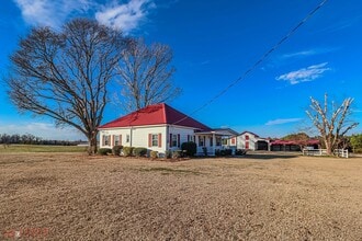 406 Mills Loop Rd in Mount Olive, NC - Building Photo - Building Photo